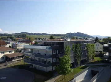 Exklusive 2.5-Zimmer-Wohnung zur Miete – stilvoll modernisiert mit Wintergarten, 9545 Wängi